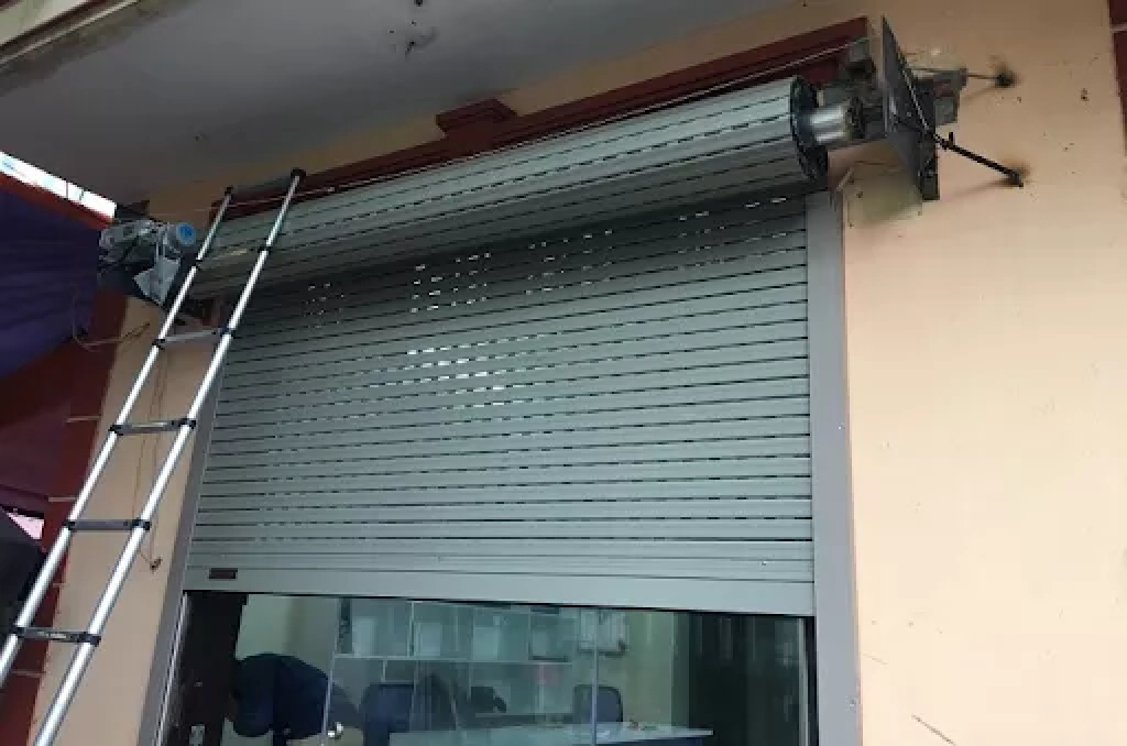  Địa chỉ bán Thi công lắp đặt cửa cuốn  chính hãng 